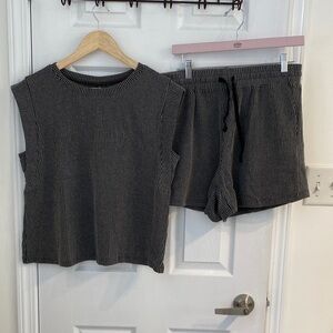 Prinstory Black and Grey Ribbed Sleeveless Top and Shorts Set size Large